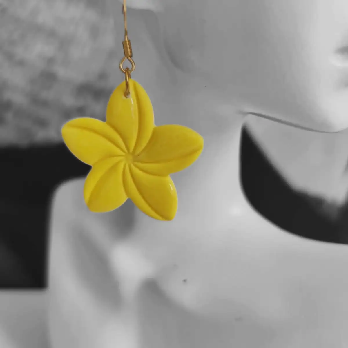 Boucles d'oreilles fleur de tiaré