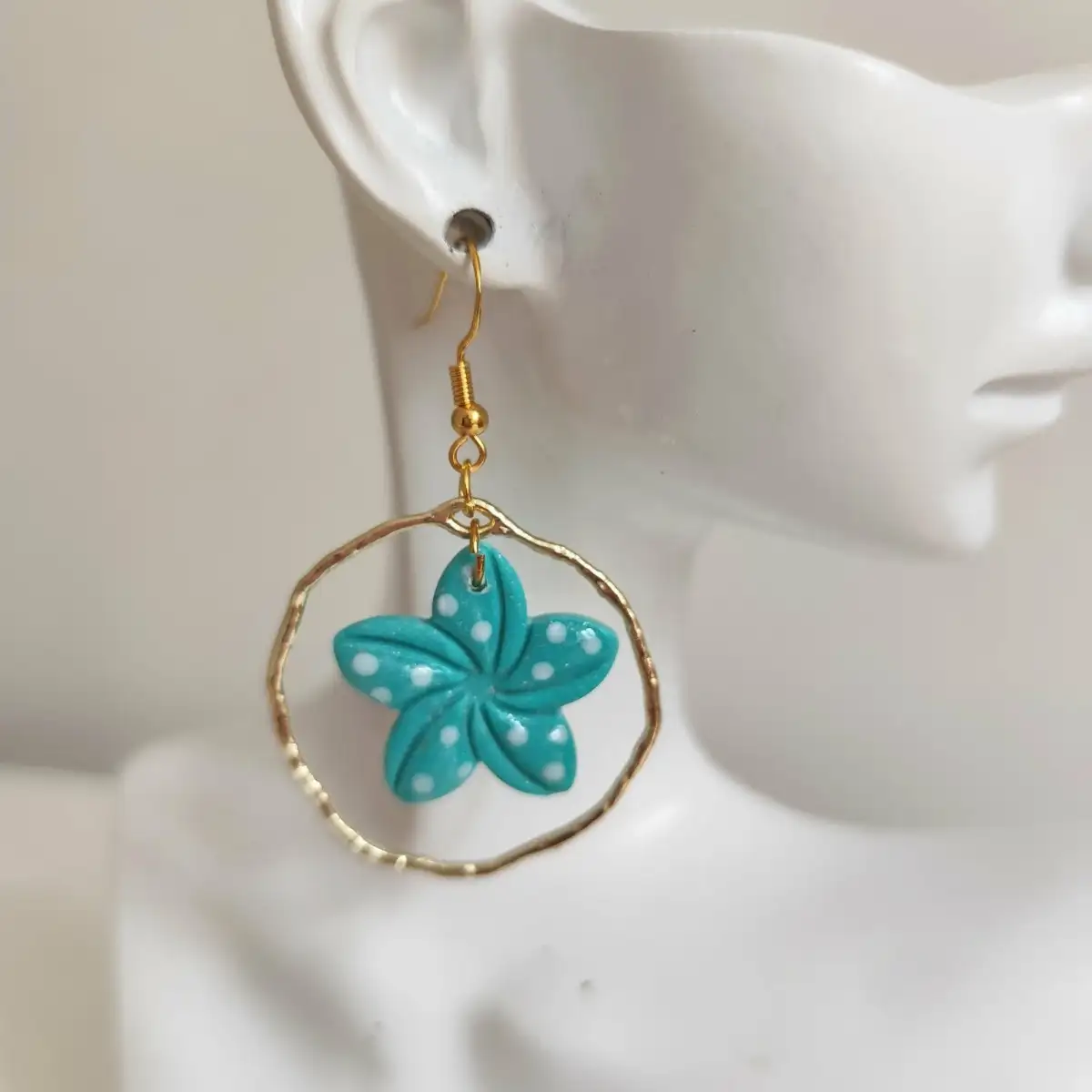 Boucles d'oreilles petite fleur de tiaré-créole