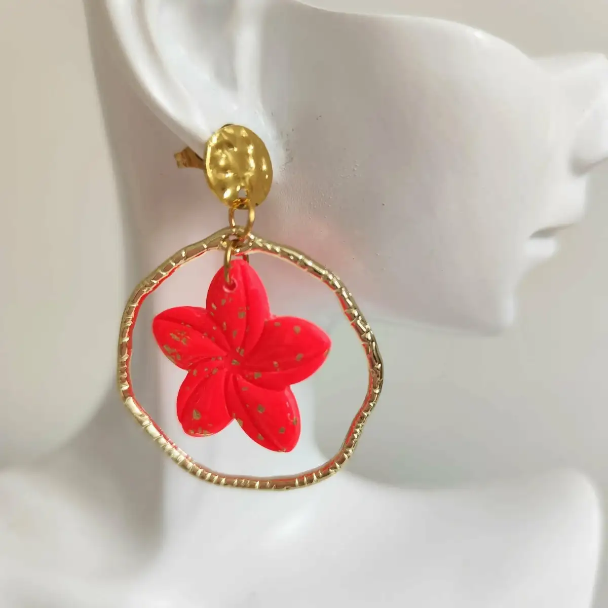 Boucles d'oreilles petite fleur de tiaré-créole