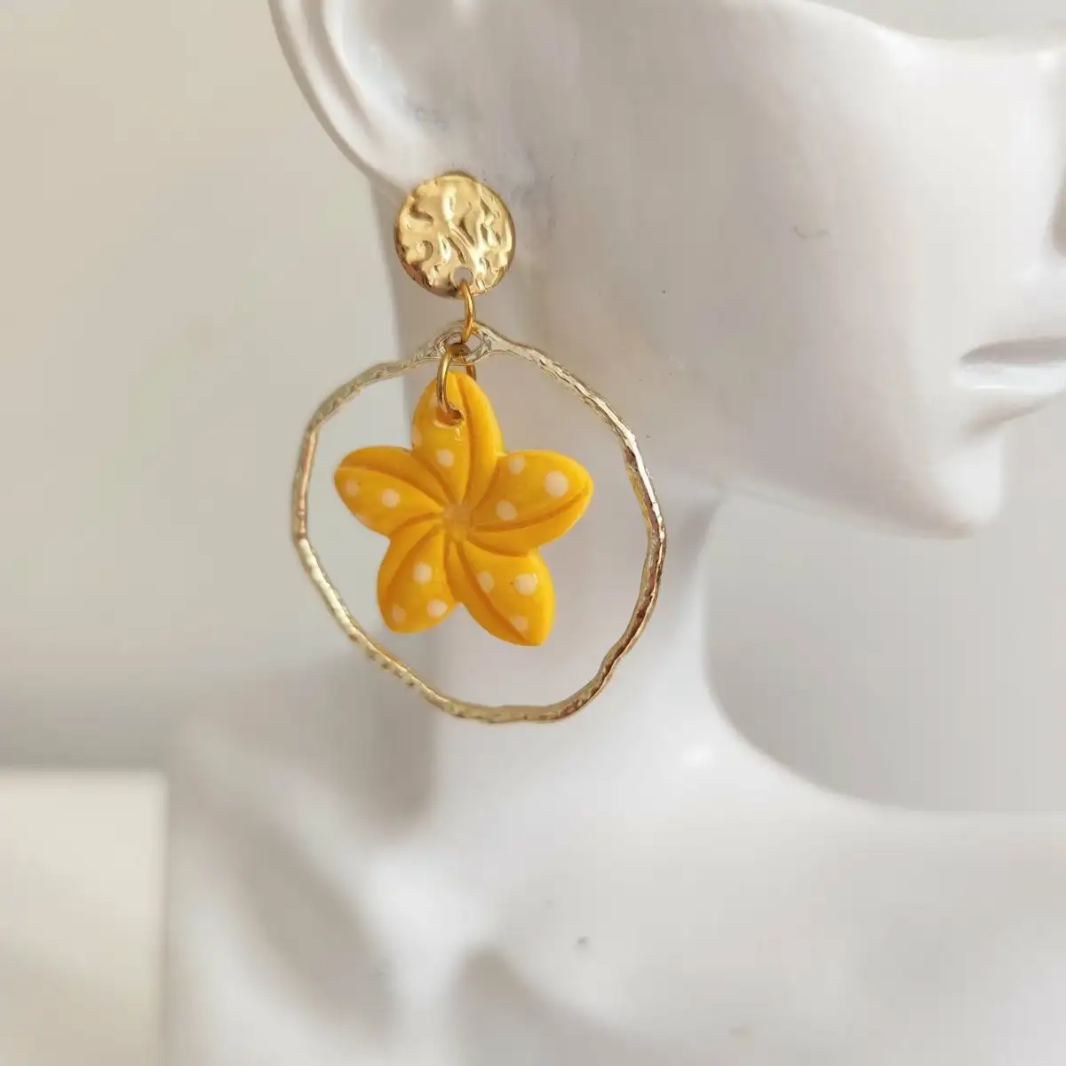 Boucles d'oreilles petite fleur de tiaré-créole