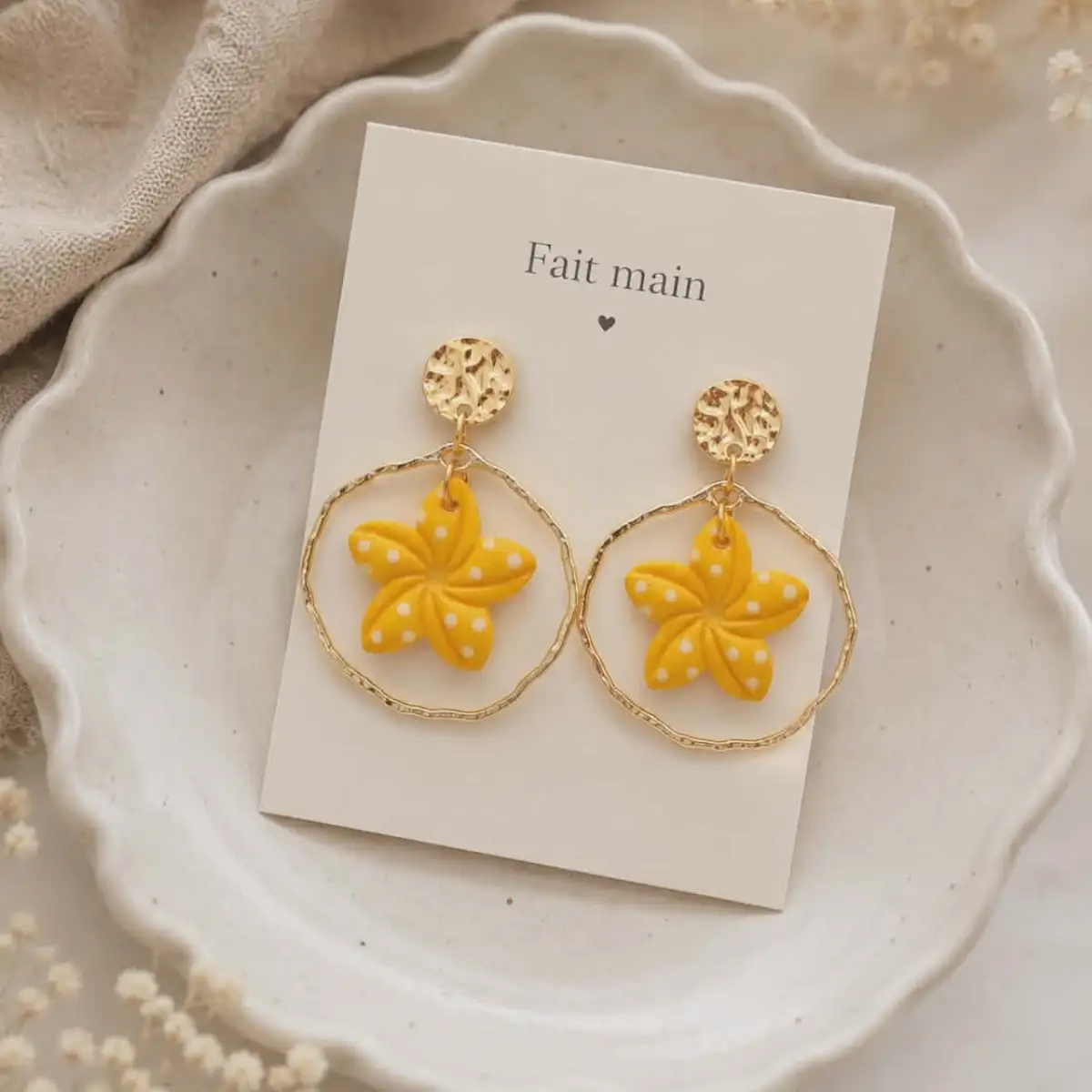 Boucles d'oreilles petite fleur de tiaré-créole